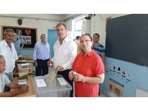 Suvarlı beldesinde oy kullanma işlemi başladı