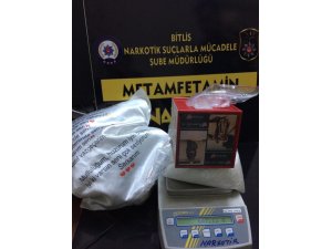 Bitlis’te uyuşturucu ve kaçak sigara operasyonu