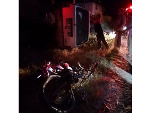 Park halindeki motosiklete çarptı: 1 ölü, 1 yaralı