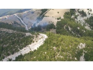 Sarayköy’de ormanlık alanda yangın çıktı