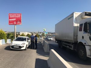 Çeşitli suçlardan aranan 8 zanlı Kuşadası’nda yakalandı