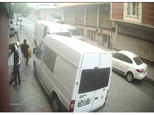 Sultangazi’de hırsızlar elbiseleri kucaklayarak böyle çaldı