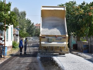 Karapınar'da sathi asfalt kaplama çalışmaları