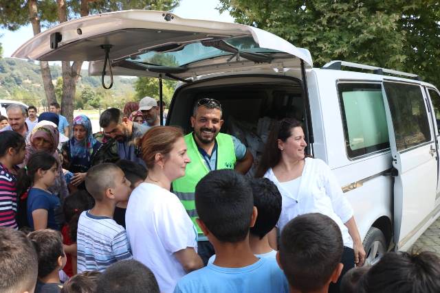 Oyuncaksız Çocuklar İçin Derneği’nden Örnek birliktelik