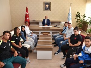 Başarılı sporculardan ziyaret