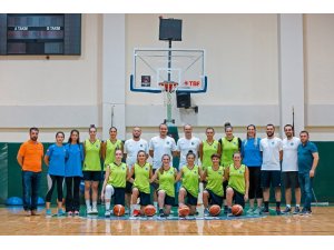 Bursa BŞB Kadın Basketbol takımı sezonu açtı