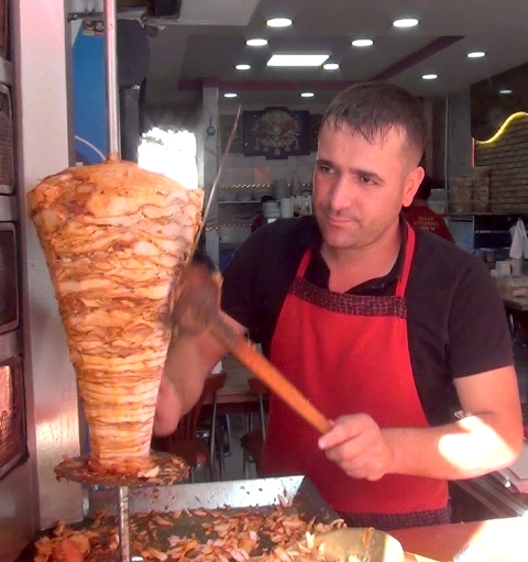 Döner ustasının ilk yardımı müşterisinin hayatını kurtardı
