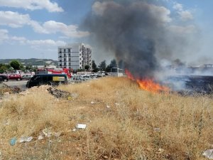 Hastane yakınında korkutan yangın