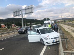 Otomobil ile kamyonet çarpıştı; 6 yaralı