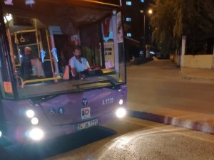 Otobüs şoförü tartıştığı yolcunun üzerine yürüdü