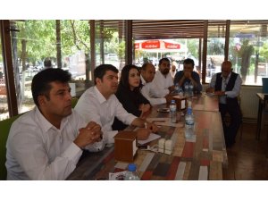 Milletvekili Tutdere bu kez Besni’de muhtarlarla buluştu