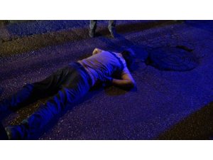 Yolun karşısına geçmeye çalışan adama dolmuş çarptı