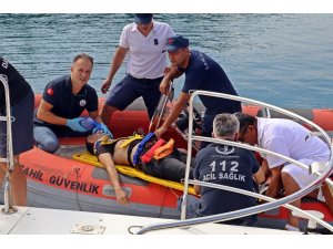 Falezlerden atlayan genç ağır yaralandı