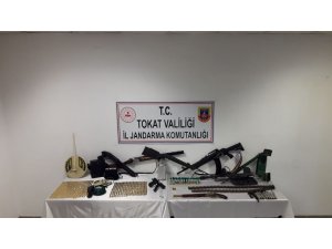 Tarihi eser aranan evden makineli tüfek mermisi çıktı