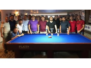 3 Bant bilardo şampiyonu Emrecan Uslu oldu