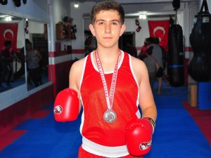 Manisalı sporcu üç ayda Türkiye 3.sü oldu