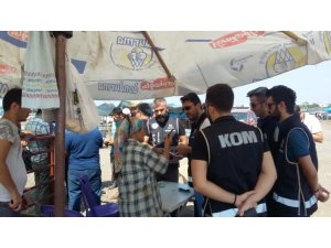 Polis, kurban pazarlarında "sahte para uyarıcı kalem" dağıttı