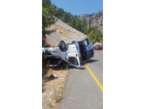 Marmaris’te yolcu minibüsü kaza yaptı; 11 yaralı