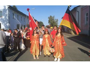 Almanya'daki 175 yıllık festivale Türkler renk kattı