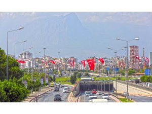 Antalya ve ilçelerinde  bayrak kampanyası yeniden başlıyor.