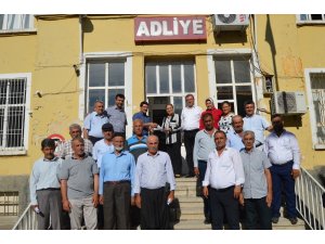 Yenilenen seçimi kazanan Gülfer Ağır mazbatasını aldı