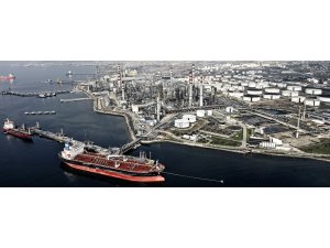 İş dünyası ve siyasiler TÜPRAŞ’ın taşınması iddialarına sert tepki gösterdi