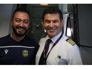 Sırbistan’a giden uçağın Malatyalı pilotundan alkış alan anons