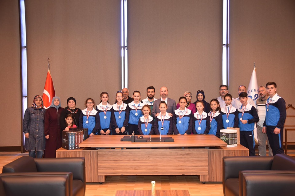 Pekyatırmacı şampiyonları ağırladı
