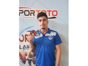 Halterciler umut veriyor