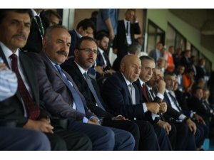Bakan Kasapoğlu, Süper Kupa Finali için Eryaman Stadında