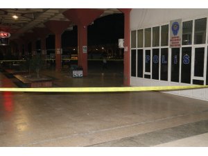 Polis noktası yakınlarına bırakılan şüpheli çanta ekipleri alarma geçirdi