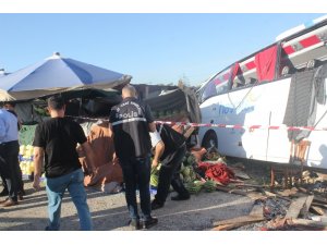 İstanbul Havalimanı’ndan yolcu taşıyan otobüs elektrik diğerine çarptı: 1 ölü, 8 yaralı