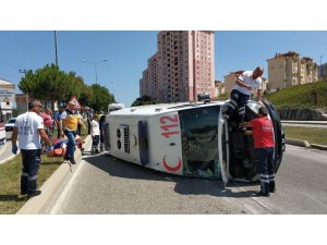 Samsun’da ambulans kaza yaptı: 2 sağlıkçı yaralandı