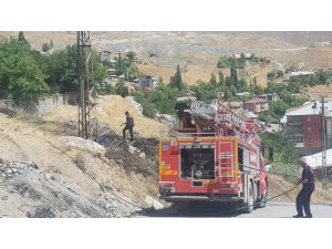 Hakkari’de anız yangını