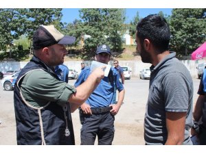 Polisten hayvan satıcılarına "sahte para" eğitimi