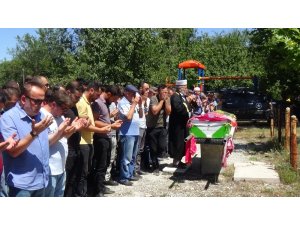 Üç günlük gelin gözyaşları arasında toprağa verildi