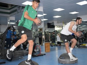Konyaspor salonda çalıştı