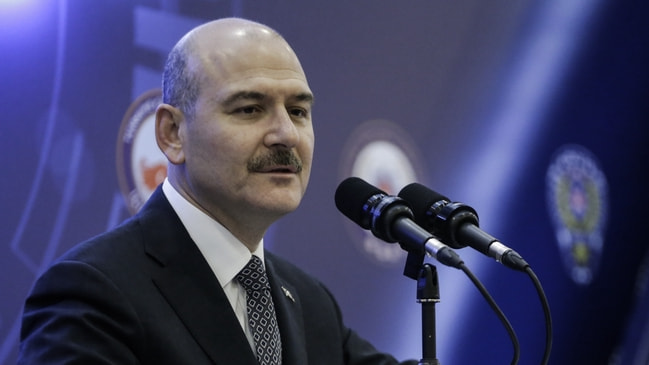 Deprem bölgesine gitti... Bakan Soylu: 390'ın üzerinde ev hasarlı...