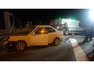 İzmir-İstanbul Otoyolu’nda bariyere ok gibi saplandı:3 ölü,2 yaralı