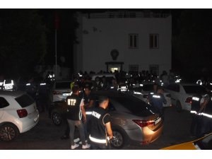 300 polis barlar sokağına girip ünlü mekanları didik didik aradı