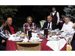 Kayserisporlu yöneticiler ve futbolcular akşam yemeğinde buluştu