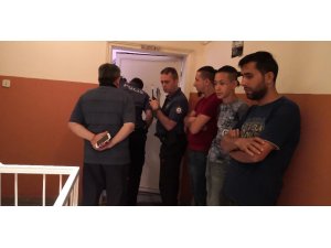 Evinde ölü olarak bulundu