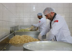 Bayram öncesi tatlıcıların yoğun mesaisi