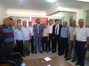 AK Parti’li Akkal Selendi’de teşkilatıyla bayramlaştı