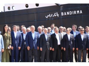Bakan Çavuşoğlu ve büyükelçiler ’Bandırma Vapuru’nu gezdi