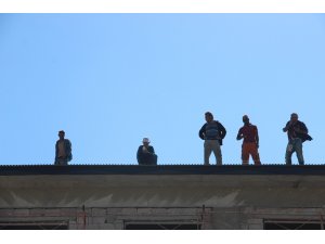 Paraları eksik yatan 8 işçi intihara kalkıştı