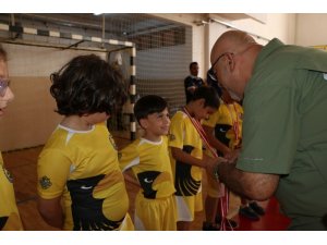 Kartallı minik sporcular madalyalarını aldı