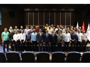 Gazeteci adayları sertifikalarını aldı