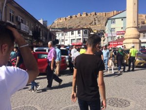 Bayburt’ta 2 kişiyi bıçaklayan şüpheli, emniyete götürüldü