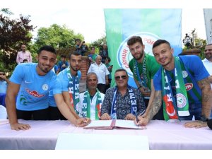 Çaykur Rizespor’da 4 imza birden